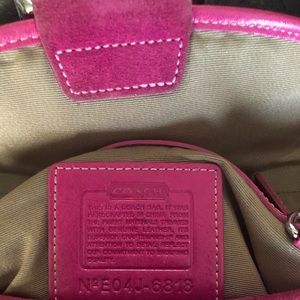Stunning Magenta Coach hand bag 💗